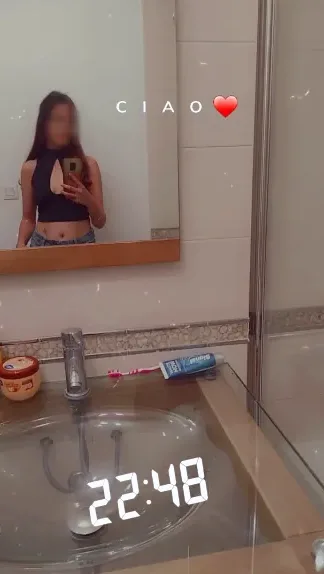 Amalie, 23