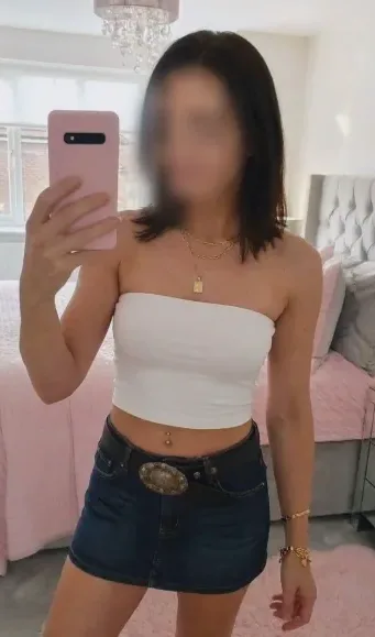 Anna, 24