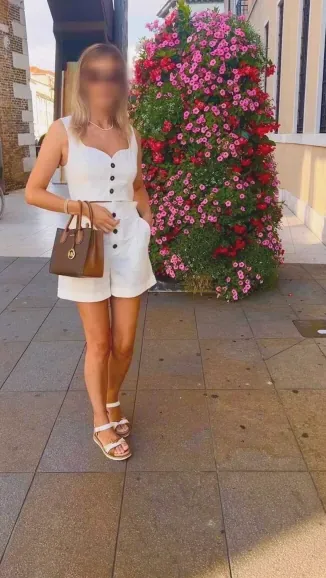Caroline, 38