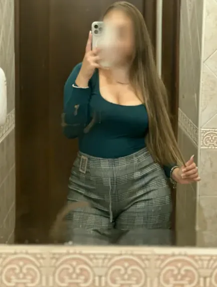 Christina, 24