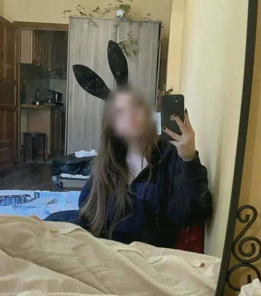 Jasmin, 19