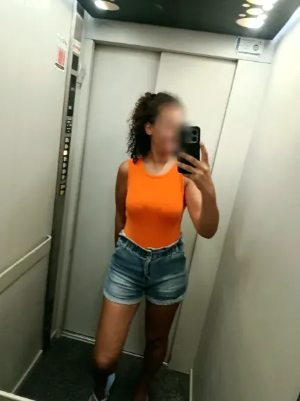 Laura, 33