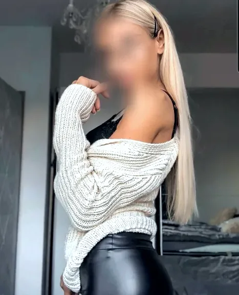 Nadia, 29