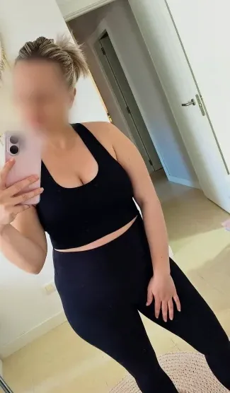 Sara, 36