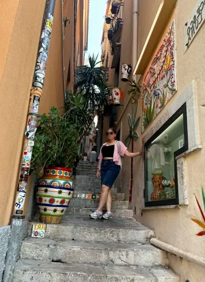Winnie, 35